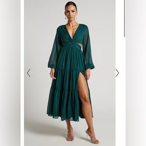 CUT OUT BALLOON SLEEVE TIERED DRESS IN EMERALD
